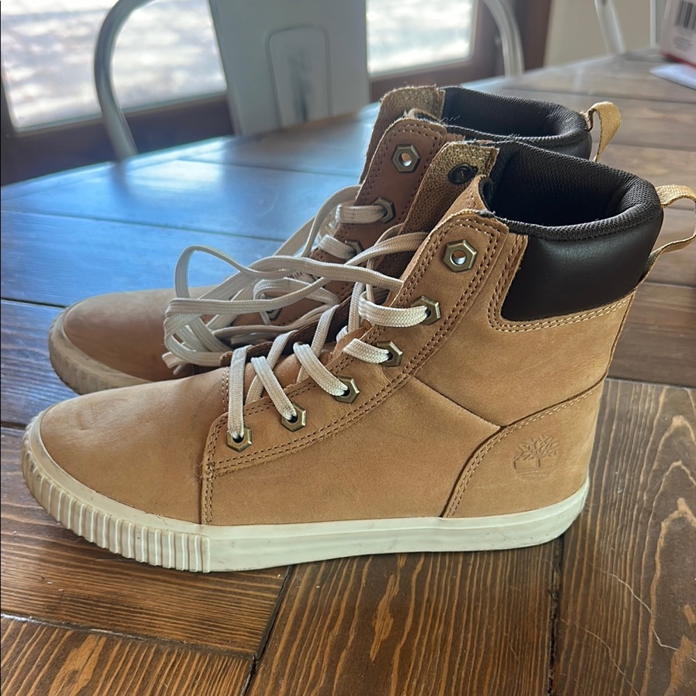 Timberland Brown High-Top Boots